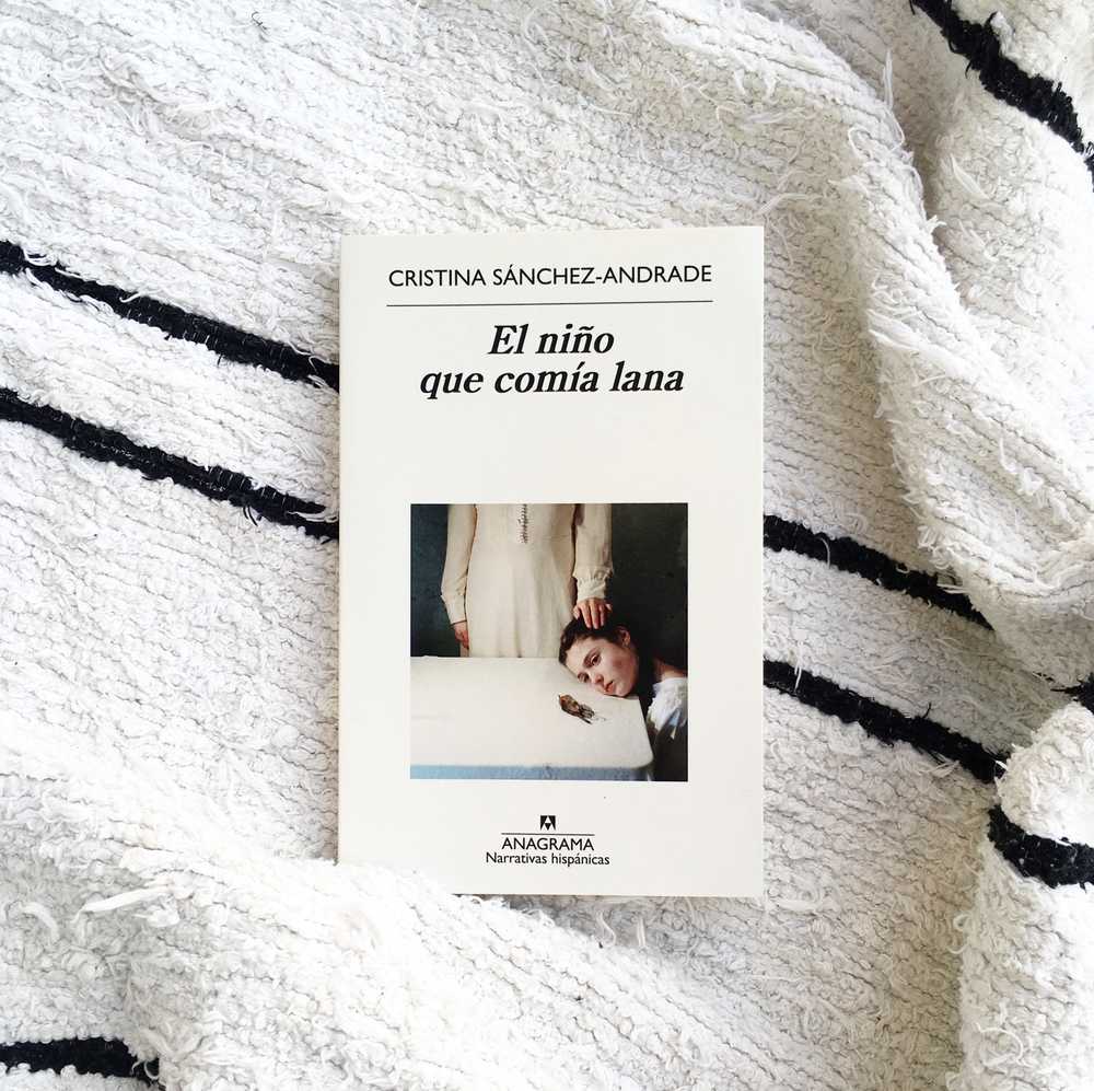 Cubierta del libro El niño que comía lana escrito por Cristina Sánchez-Andrade